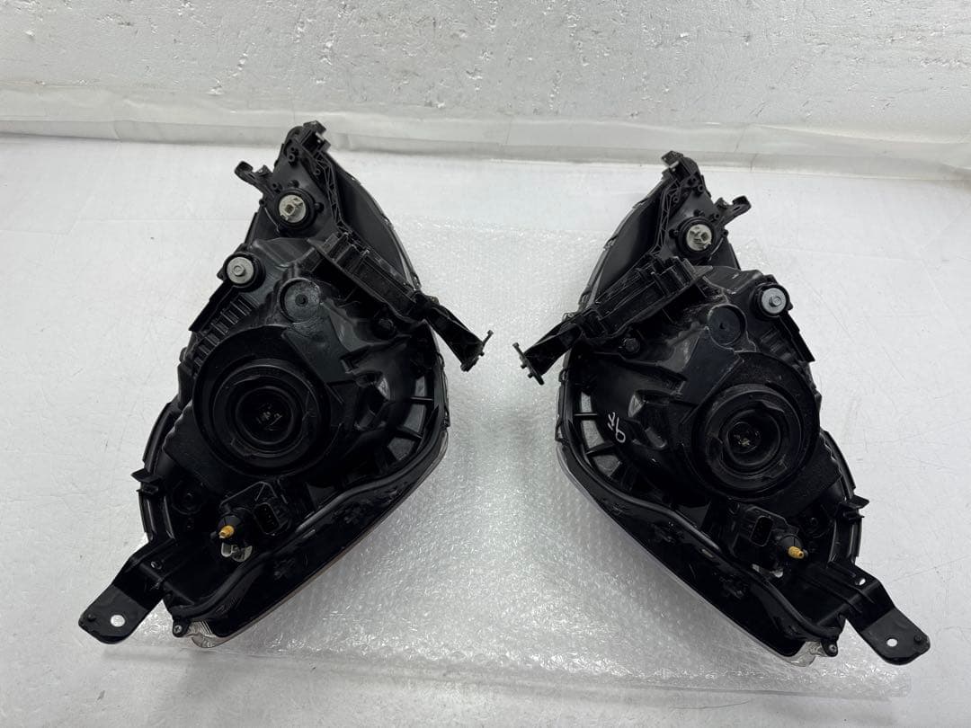 美品 ホンダ FIT フィット ヘッドライト左右セット ハロゲン P6865