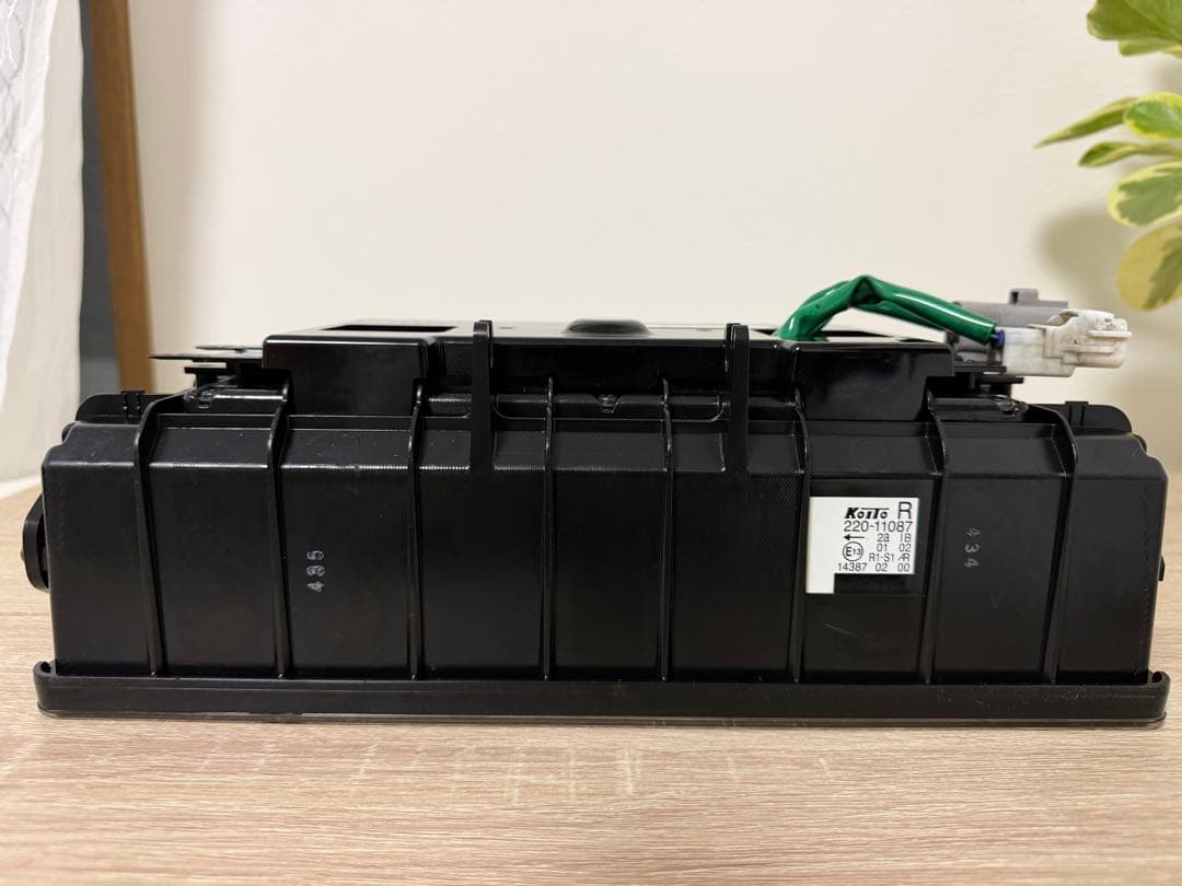 美品KOITO小糸LEDテールランプ220-11087左右セット24V2連LED