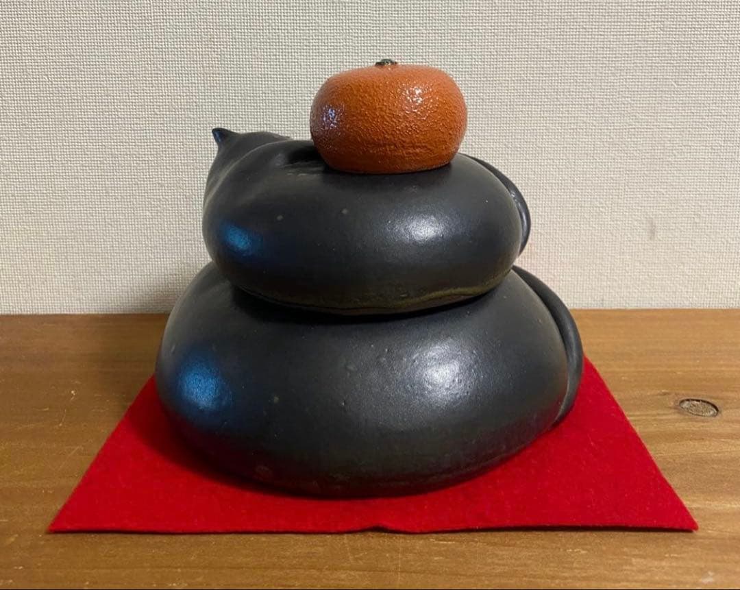 中古品【鏡餅 猫】黒猫♡猫の置物♡陶器製♡横向き♡