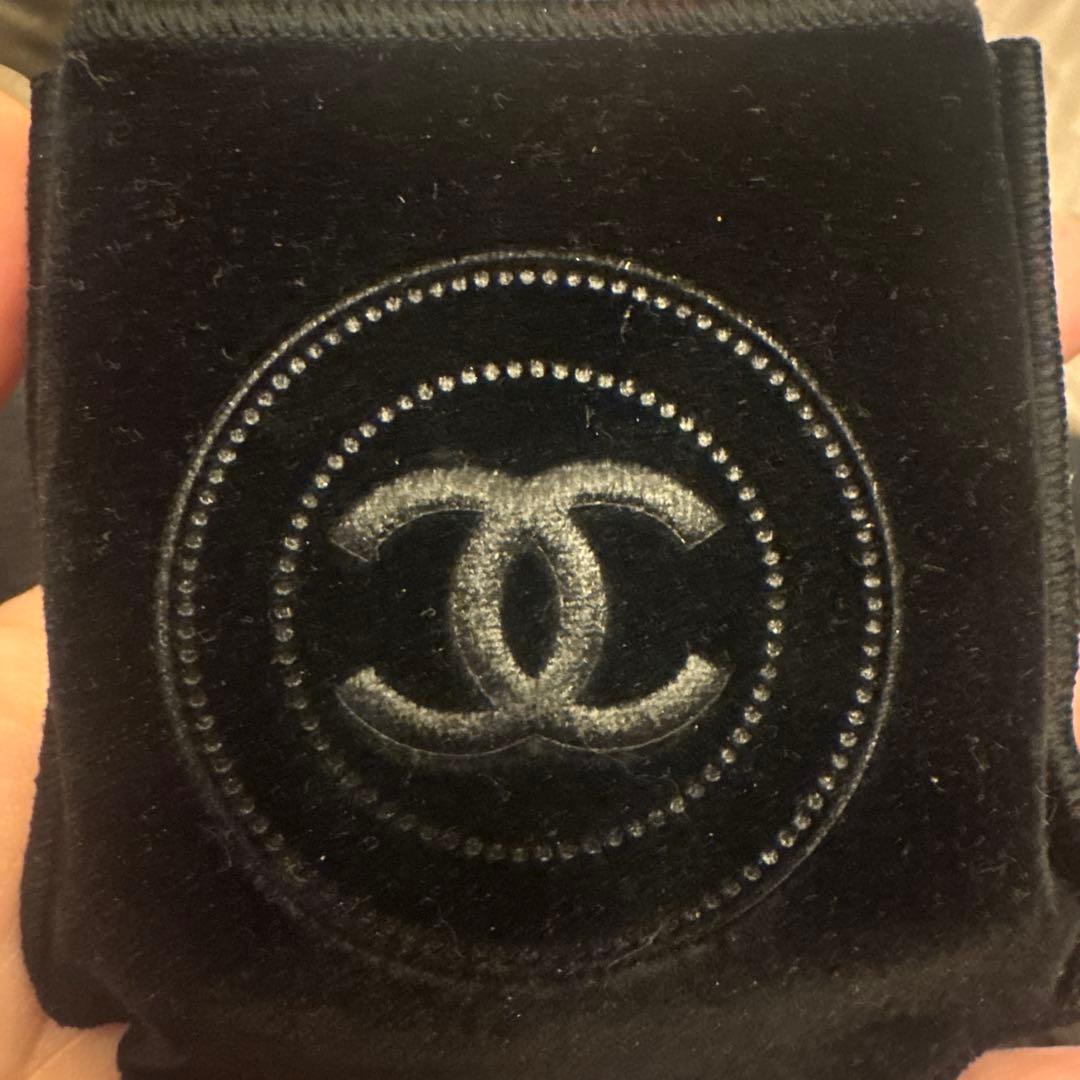 CHANEL アイシャドウ　レキャトル　オンブル　ブトン219 ブトンクチュール