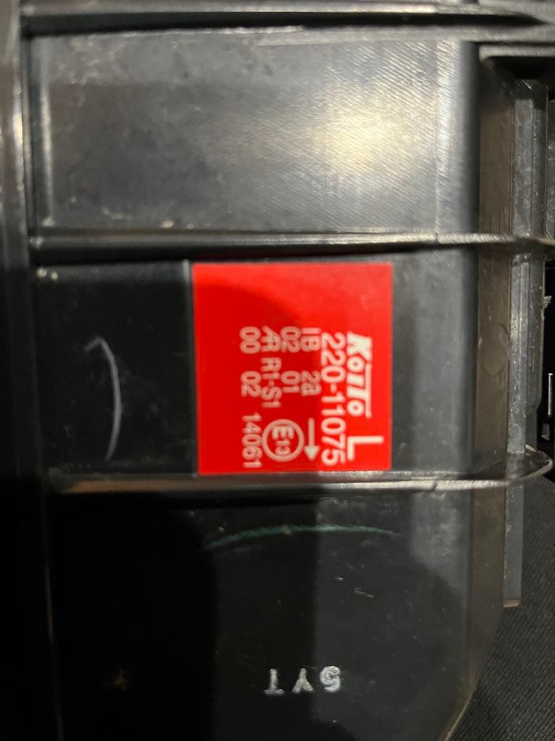 渓*様 u*m様 美品　小糸製　LEDテールランプ　新車外し　トラック　格安