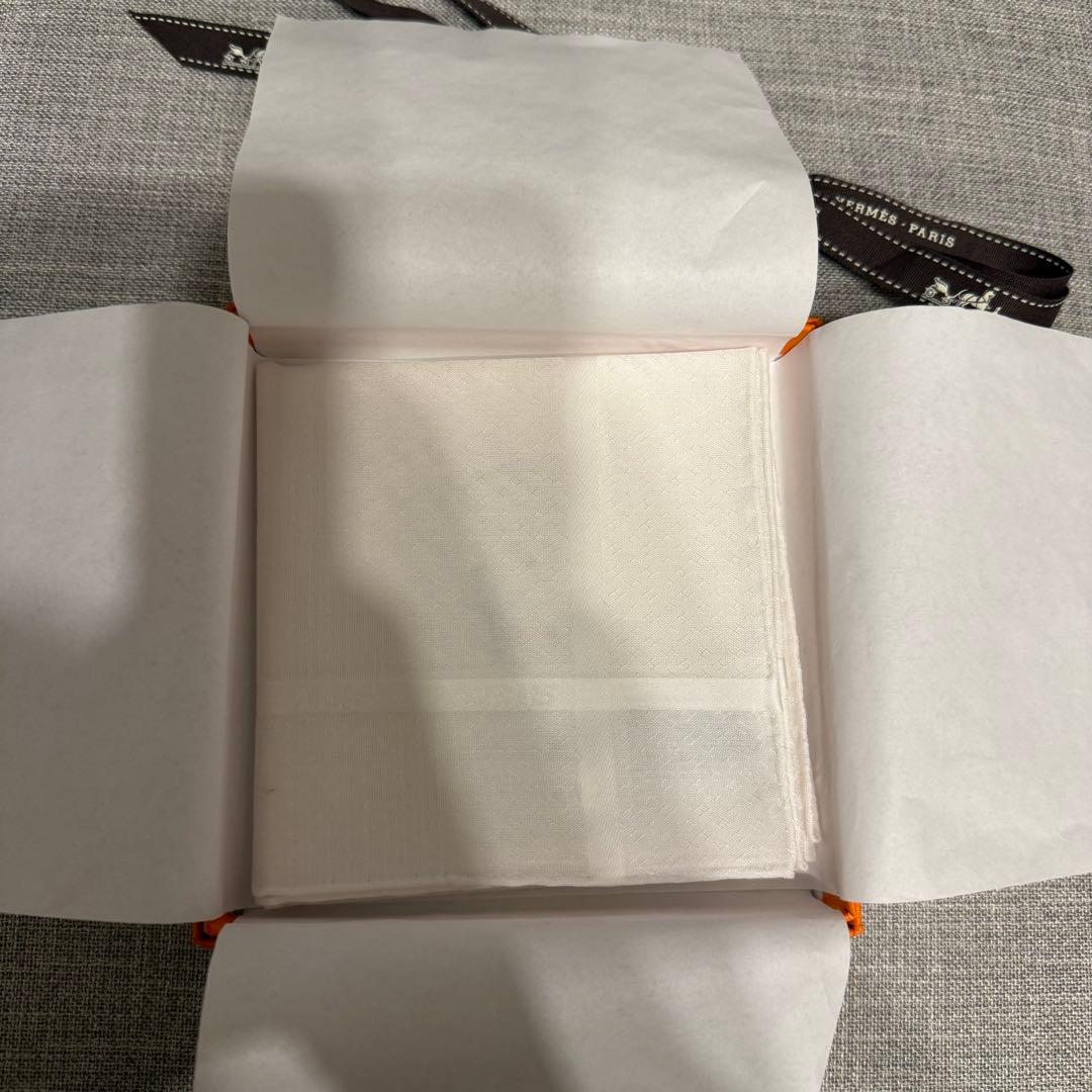 HERMES ハンカチーフ Hレリーフ