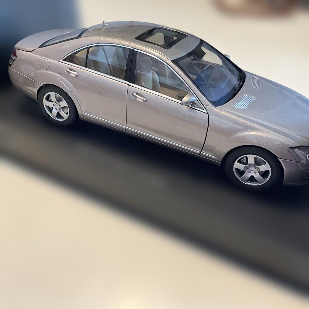 Mercedes-Benz S-Klasse ミニカー 1/18 シルバー