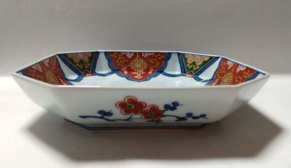 有田焼 源右衛門窯 染錦 木瓜割菊絵 金彩 方皿 未使用品