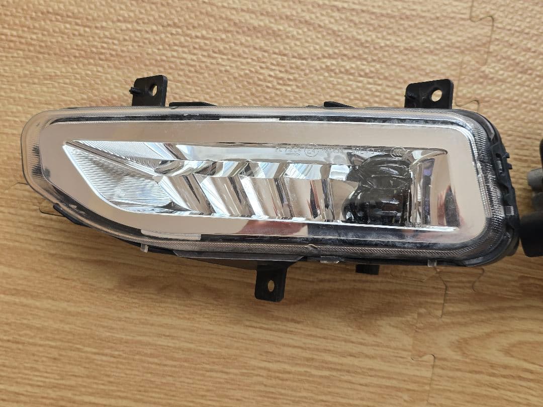 日産 純正 LEDフォグランプ 左右　C27 セレナ　フォグレンズ　左右セット
