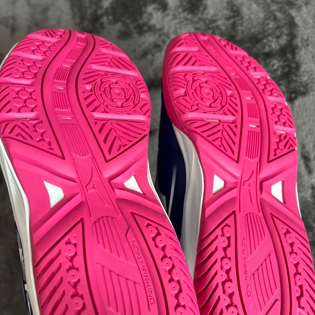新品 ミズノ バドミントン シューズ スカイブラスター4 24.5 MIZUNO
