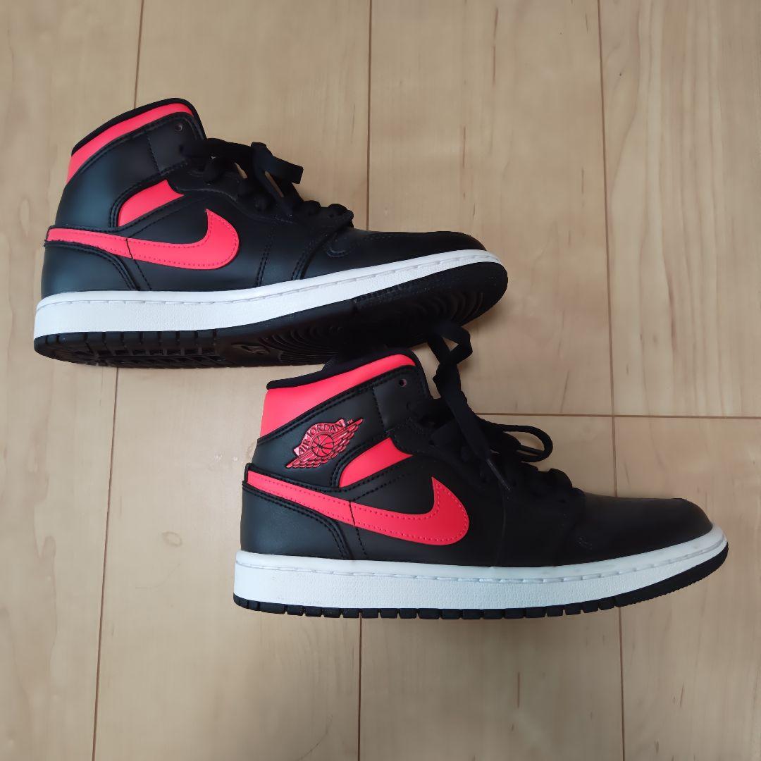 Nike Women's Air Jordan 1 Mid エアジョーダン