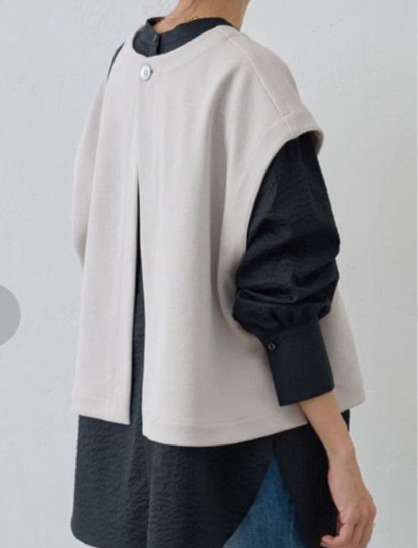 【美品】ビアズリー　ムーンライクショートベスト　ベスト　ベージュ