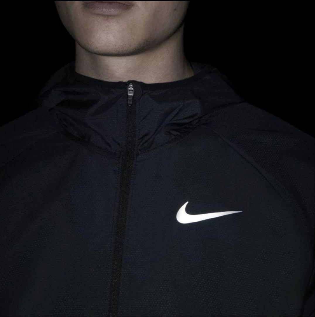 Nike ブラック ウィンドブレーカー 新品タグ付き
