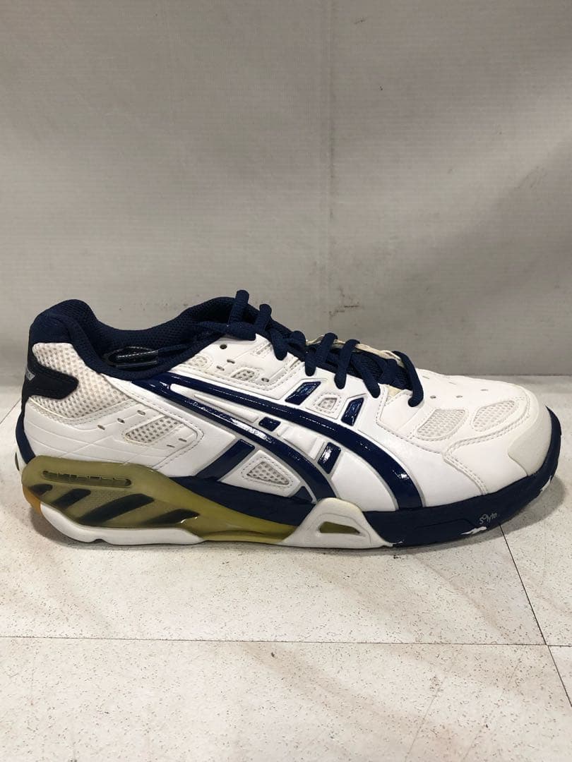 八5572【未使用品】バレーボールシューズ　アシックス　　サイズ26cm