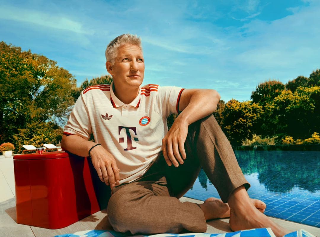 BAYERN MÜNCHEN 24/25 3rd jersey