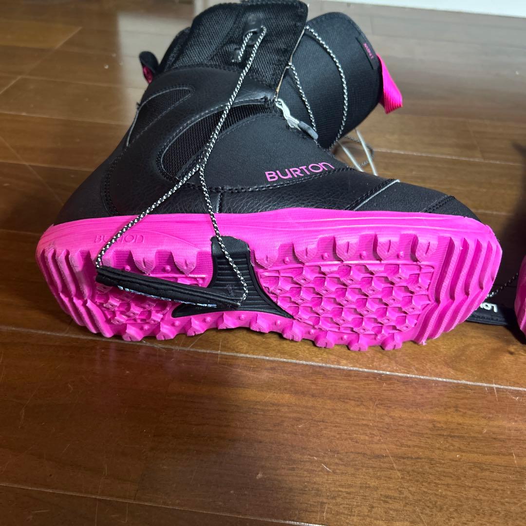 Burtonのスノーボードブーツ 黒/ピンク 女性用
