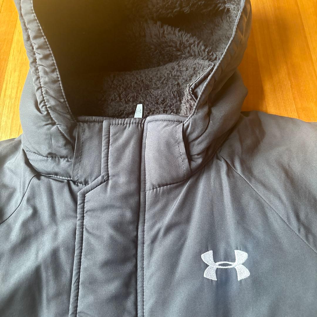 美品　Under Armour ブラック ベンチコート YLG