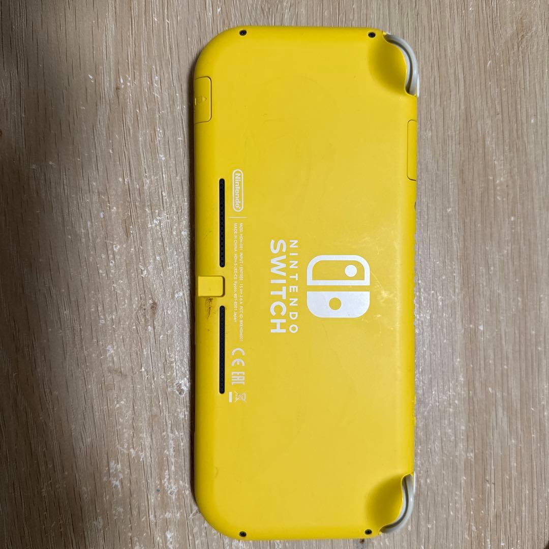 の*ぃ様 Nintendo Switch Lite イエロー 本体とACアダプタ