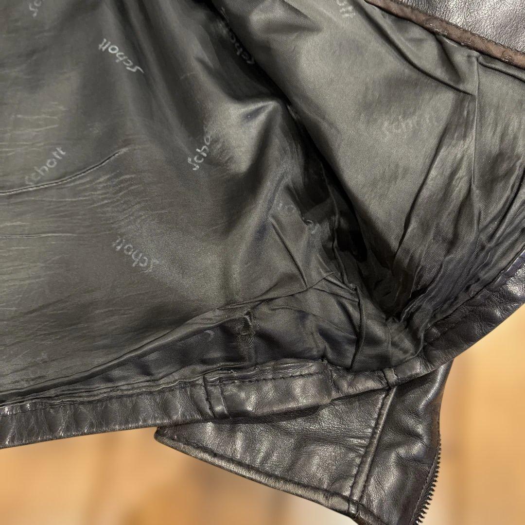 schott 黒のライダースジャケット