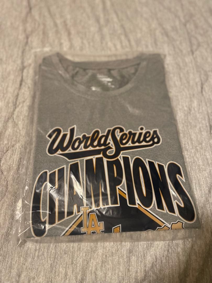 Dodgers 2025 ワールドシリーズ優勝Tシャツ L