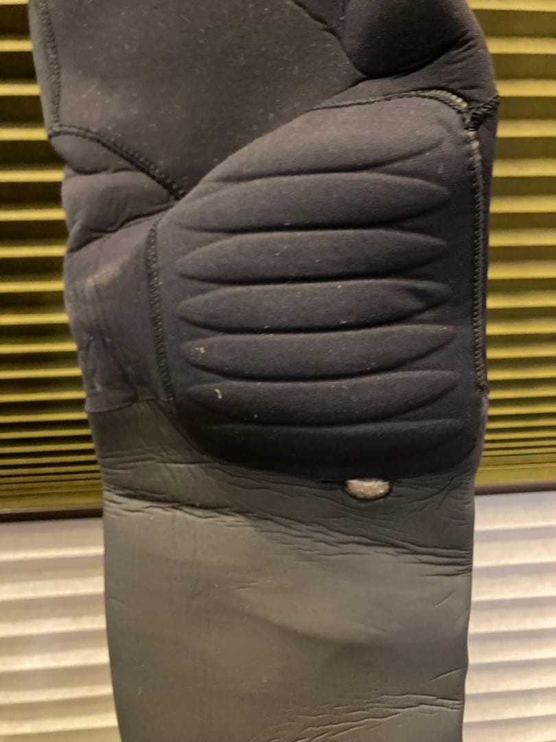 セミドライスーツ　ウェットスーツSUSSEXグレー/ブラック格安中古品　メンズ