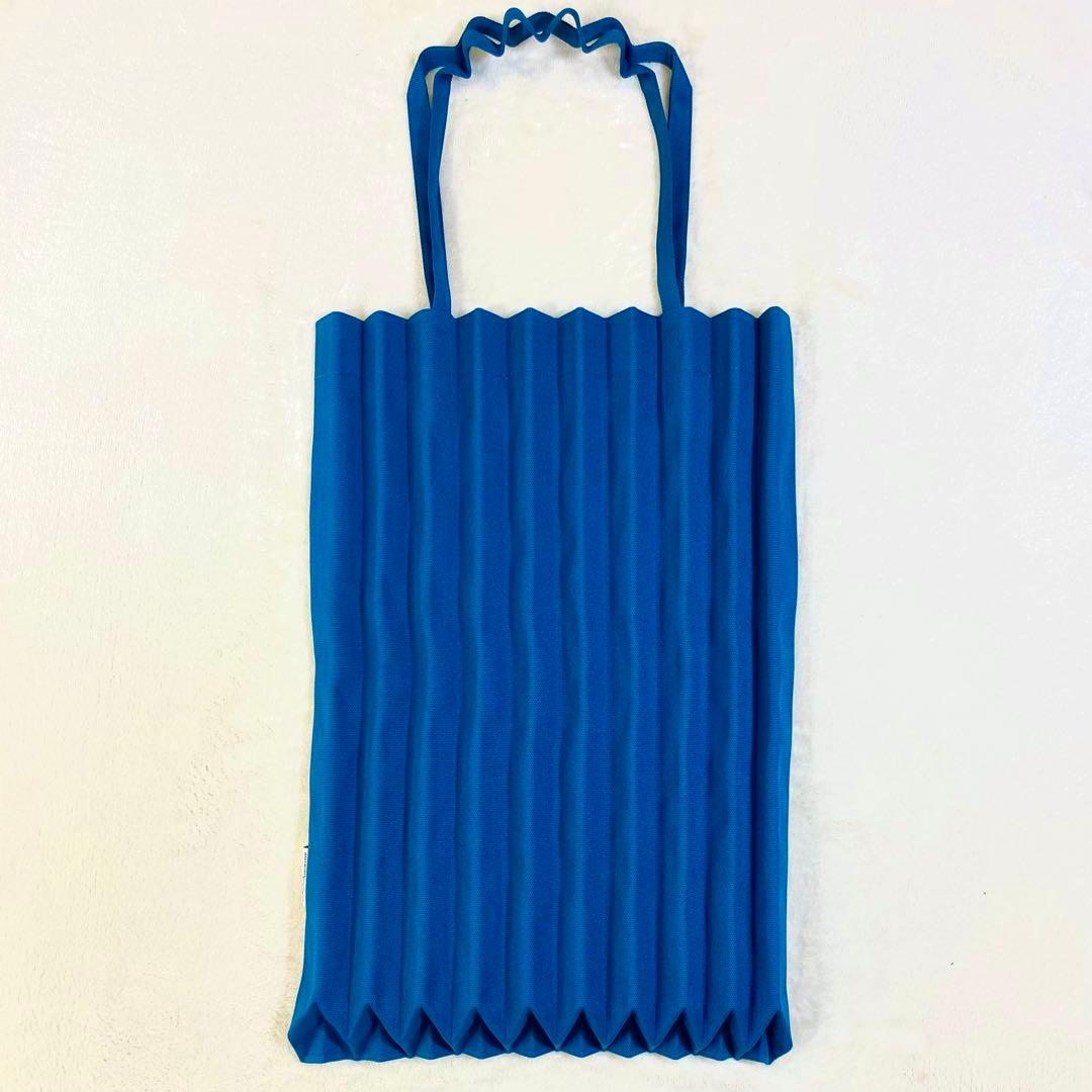 美品 イッセイミヤケ ISSEY セルリアンブルー トランク プリーツバッグ