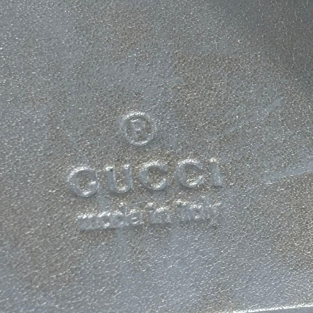 グッチ　 GUCCI パテントレザー マイクロ GG柄 6連 キーケース
