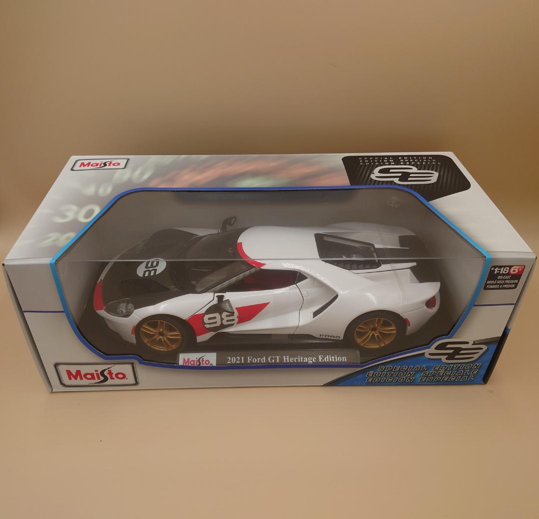 1/18 フォードGT 2021 Ford Heritage Edition