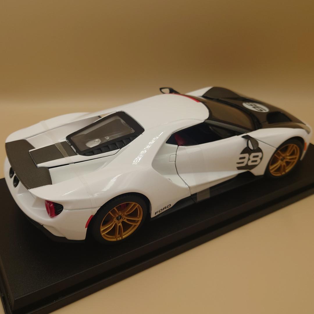 1/18 フォードGT 2021 Ford Heritage Edition