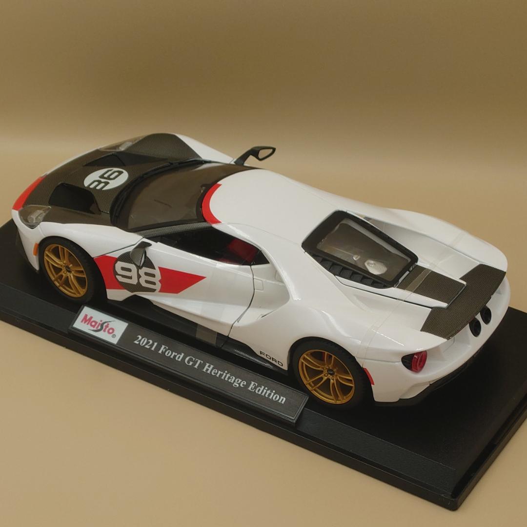 1/18 フォードGT 2021 Ford Heritage Edition