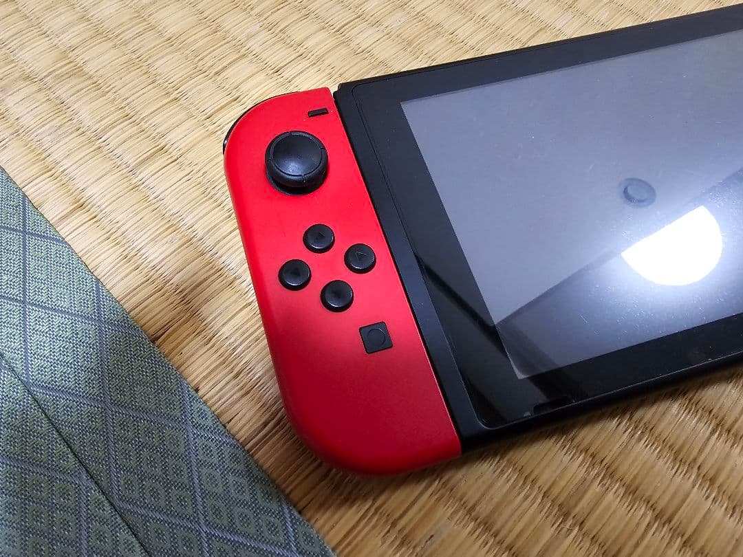 Nintendo Switch 本体 赤色 ジョイコン付き