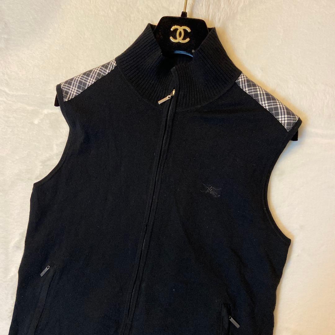 Burberry golf 黒のニットベスト ノバチェック柄肩