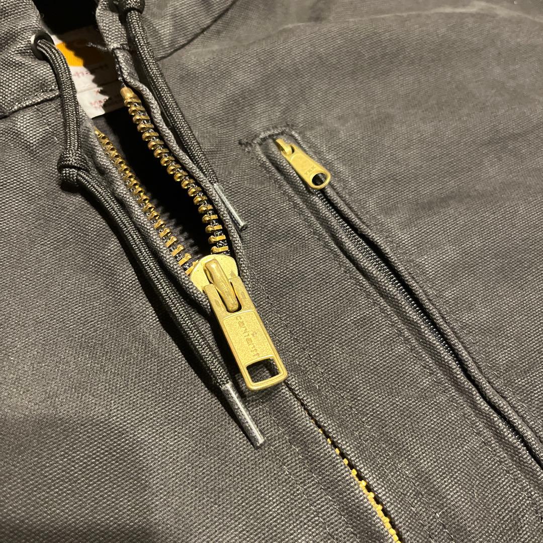 Carhartt フード付き　アクティブジャケット　ブラック　フェード　革タグ