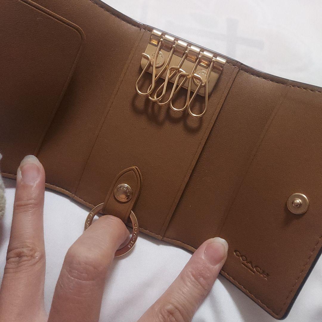 COACH ホワイト 花柄 ファイブリング キーケース
