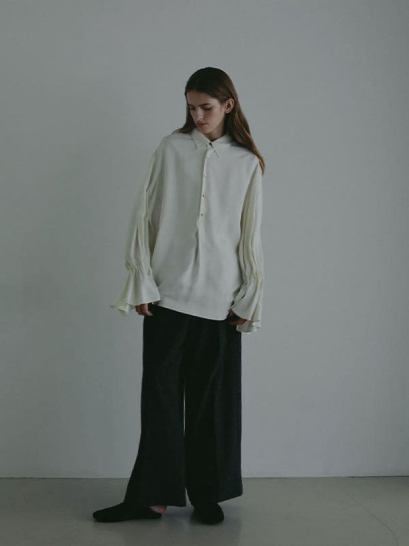 ETRÉ TOKYO キャンディースリーブシルキーシャツ