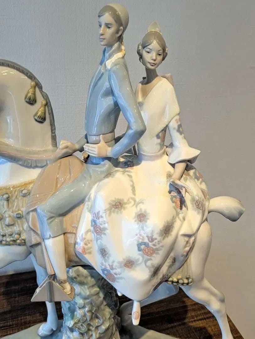LLADRO　リヤドロ　【白い馬と男女】リアドロ