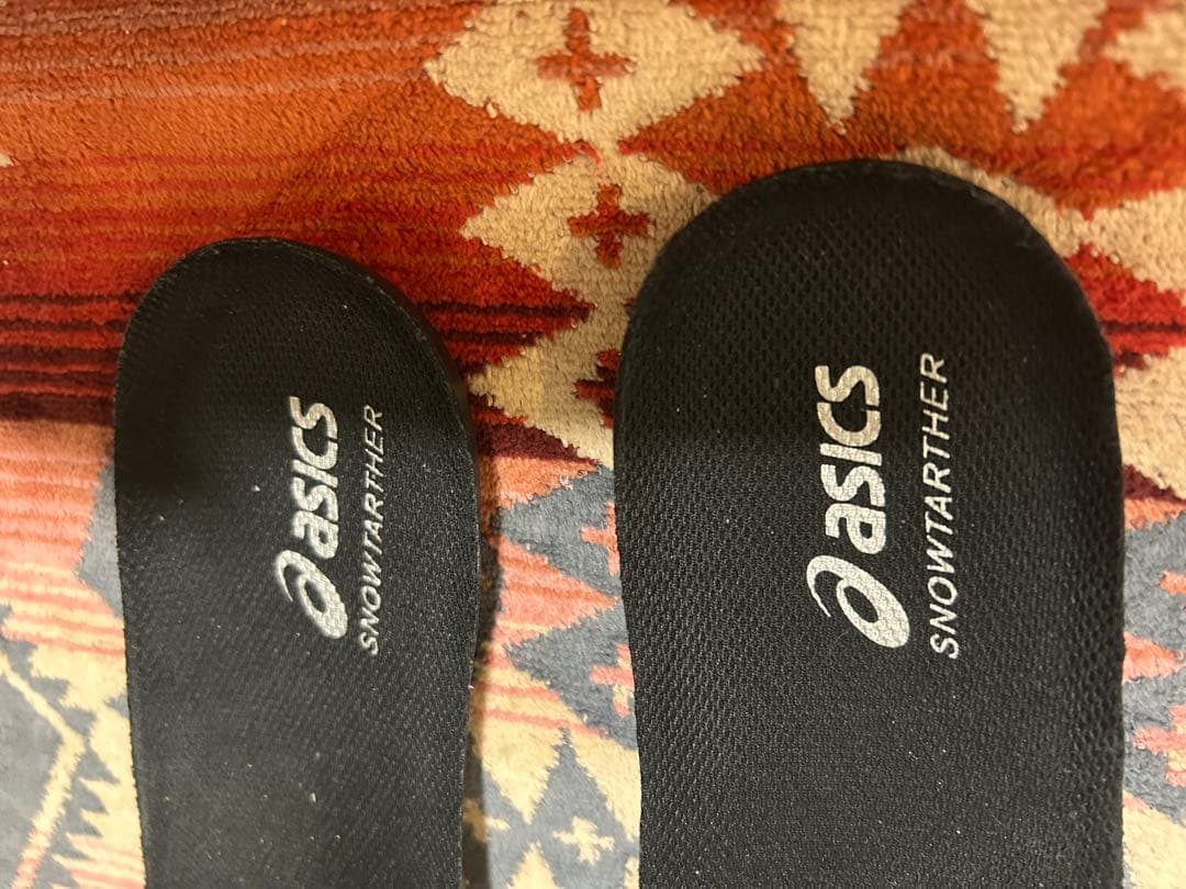 asics アシックス　スノーターサー　28.0