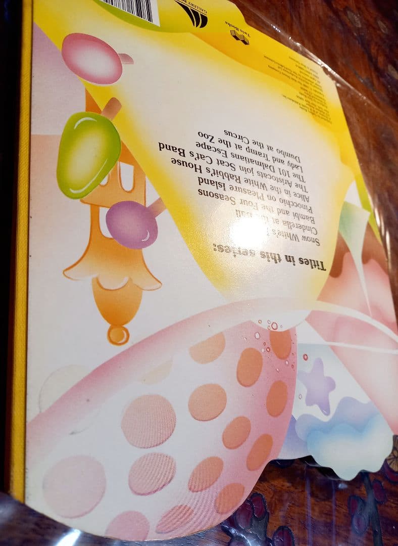 絵本・児童書 WALT DISNEY PINOCCHIO ON PLEASURE 