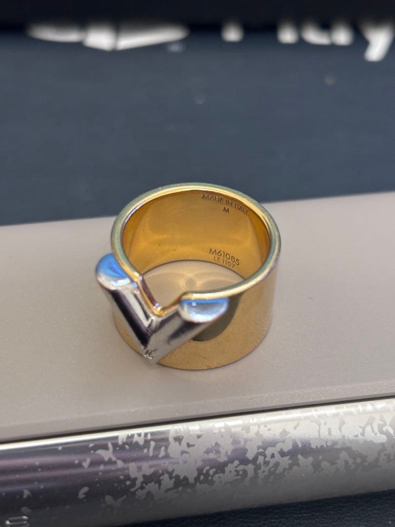 VUITTON リング V Mサイズ