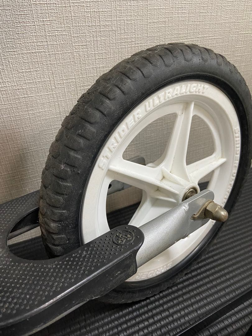 ストライダー 12Sport Pro スタンド付