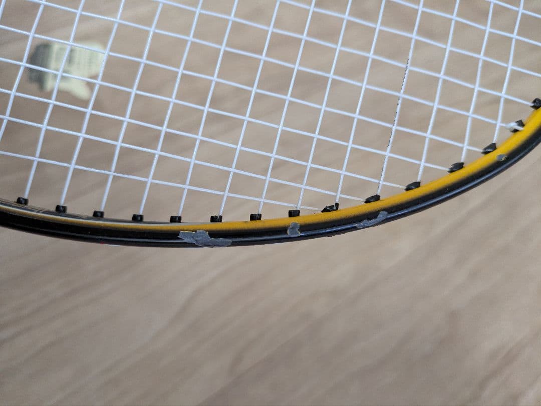 YONEX　MUSCLEPOWER90　ヒビあり