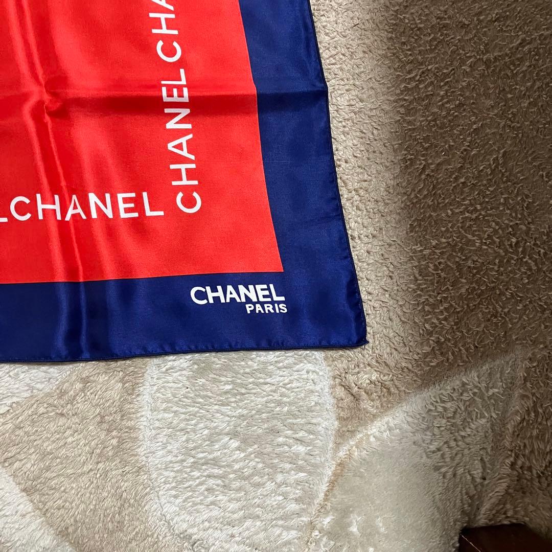 CHANEL バッグデザイン マトラッセ　スカーフ 赤