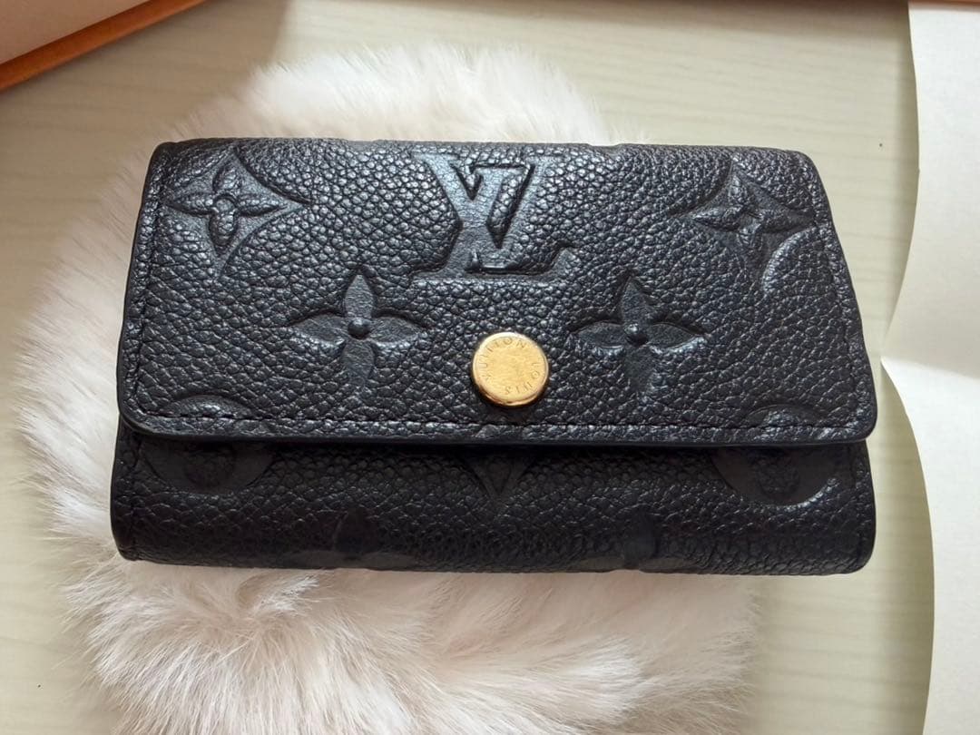 LOUIS VUITTON ブラック レザー キーケース