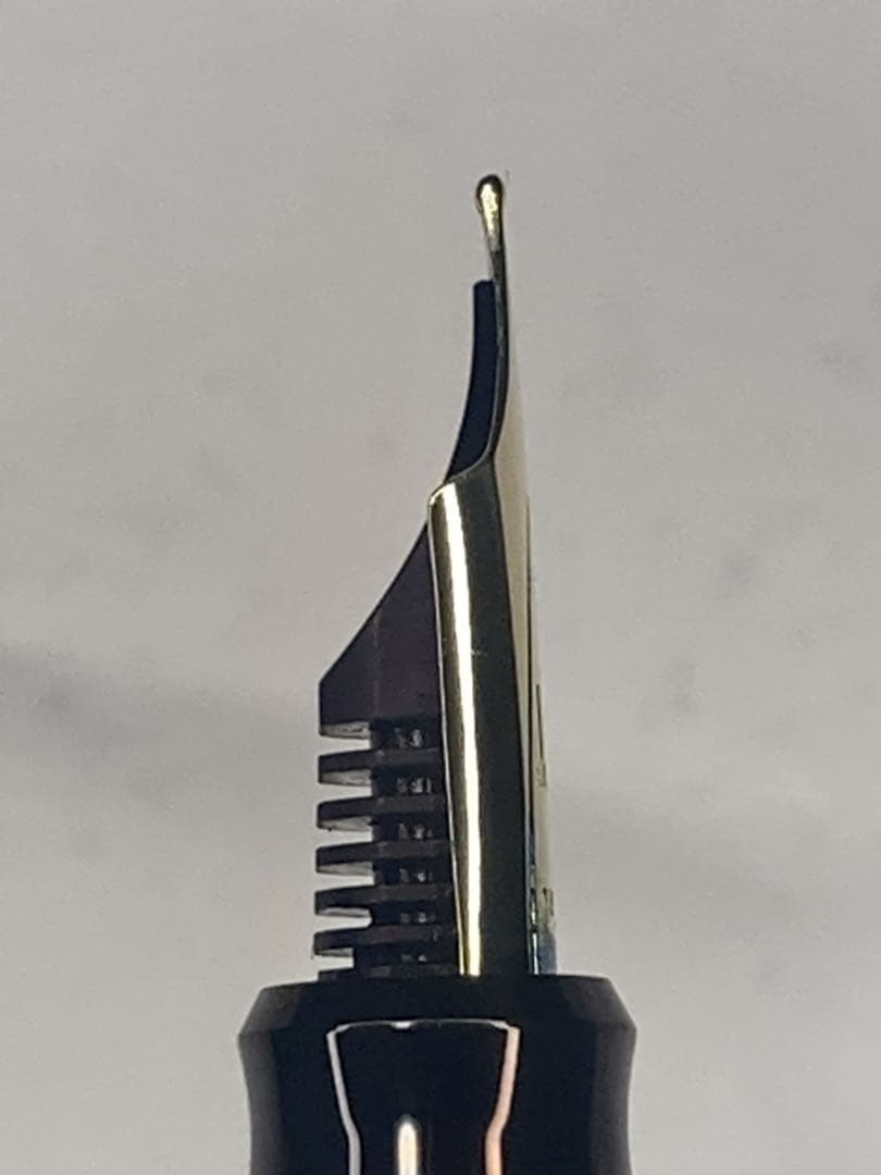 ダンヒル万年筆　AD2000シリーズ　パイロットニブ18K（中字）M