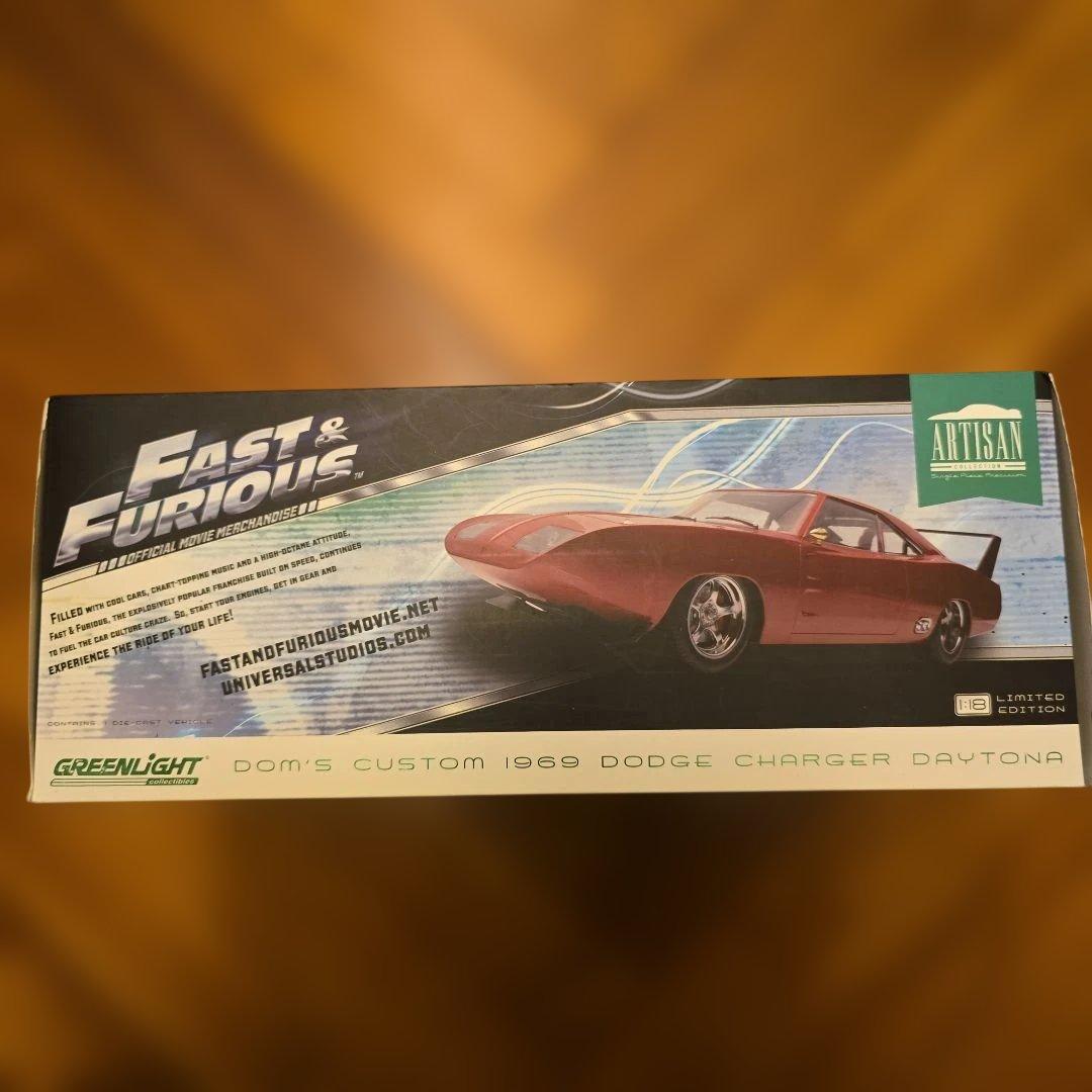 ミニカー 1/18 1969 Dodge Charger Daytona Custom