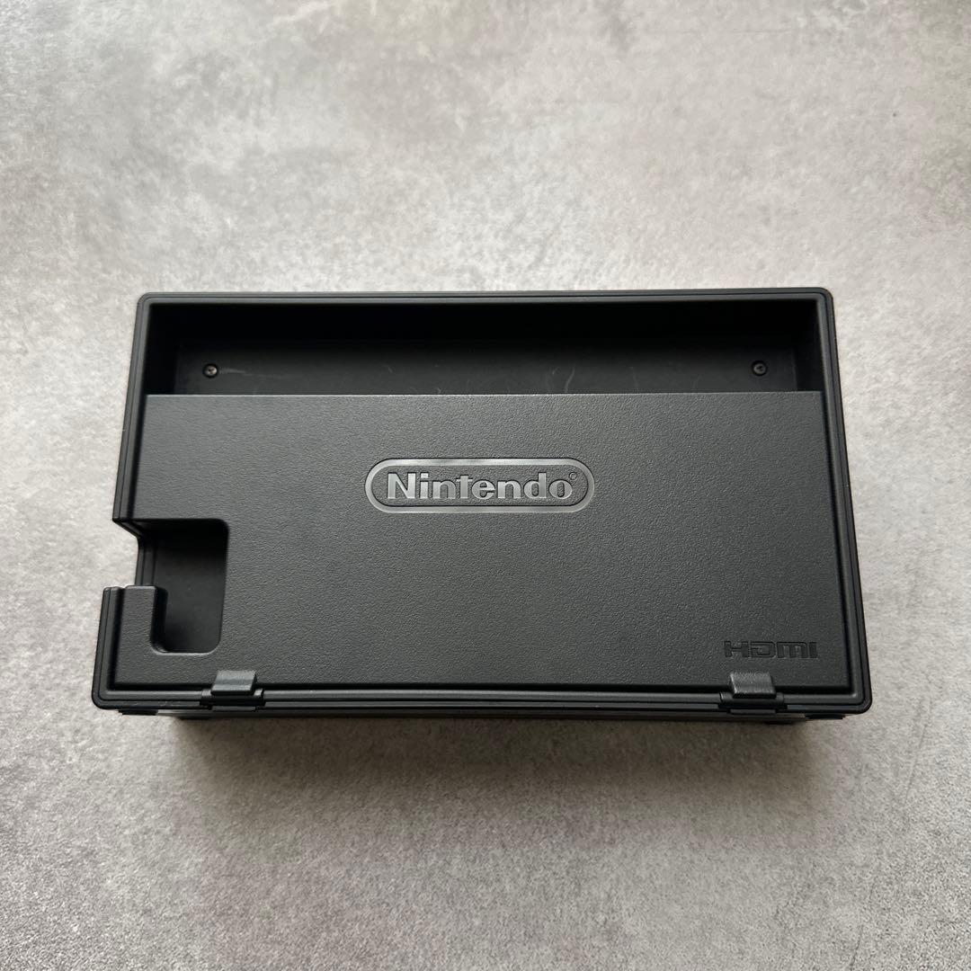 【美品】Nintendo Switch本体+MicroSD64GB+ホリコン