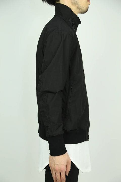 新品タグ付き‼️JULIUS covered neck jacket