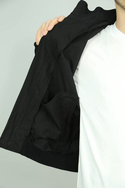 新品タグ付き‼️JULIUS covered neck jacket