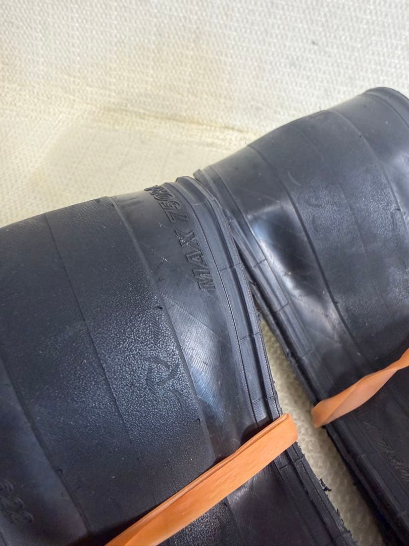 パナレーサー　アジリストライト　700×28c 数回のみサイクリングで使用