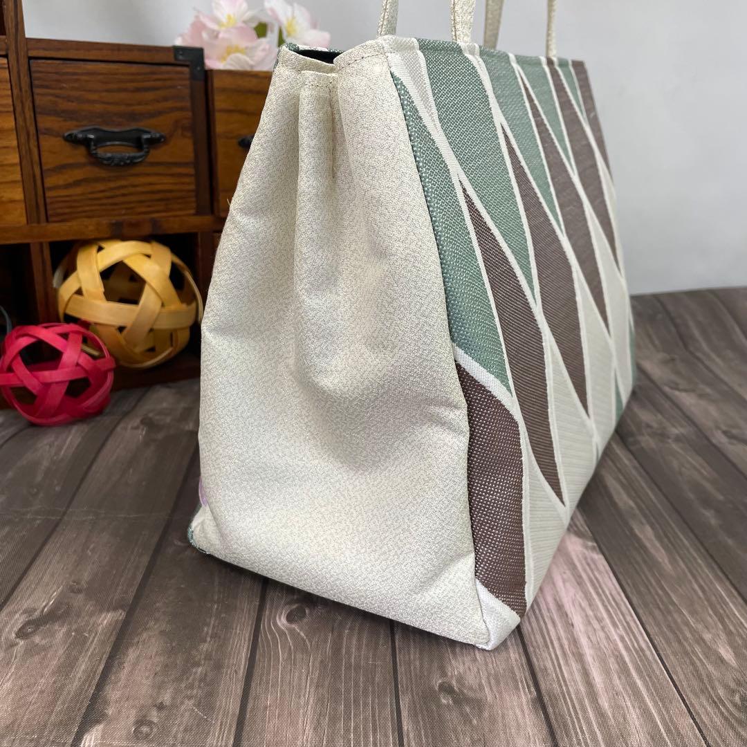 ☆2568✨初売りSALE❣️✨西陣帯地使用✨大容量手提げバッグ　新品