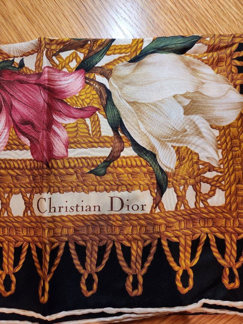 Christian Dior フラワー柄スカーフ