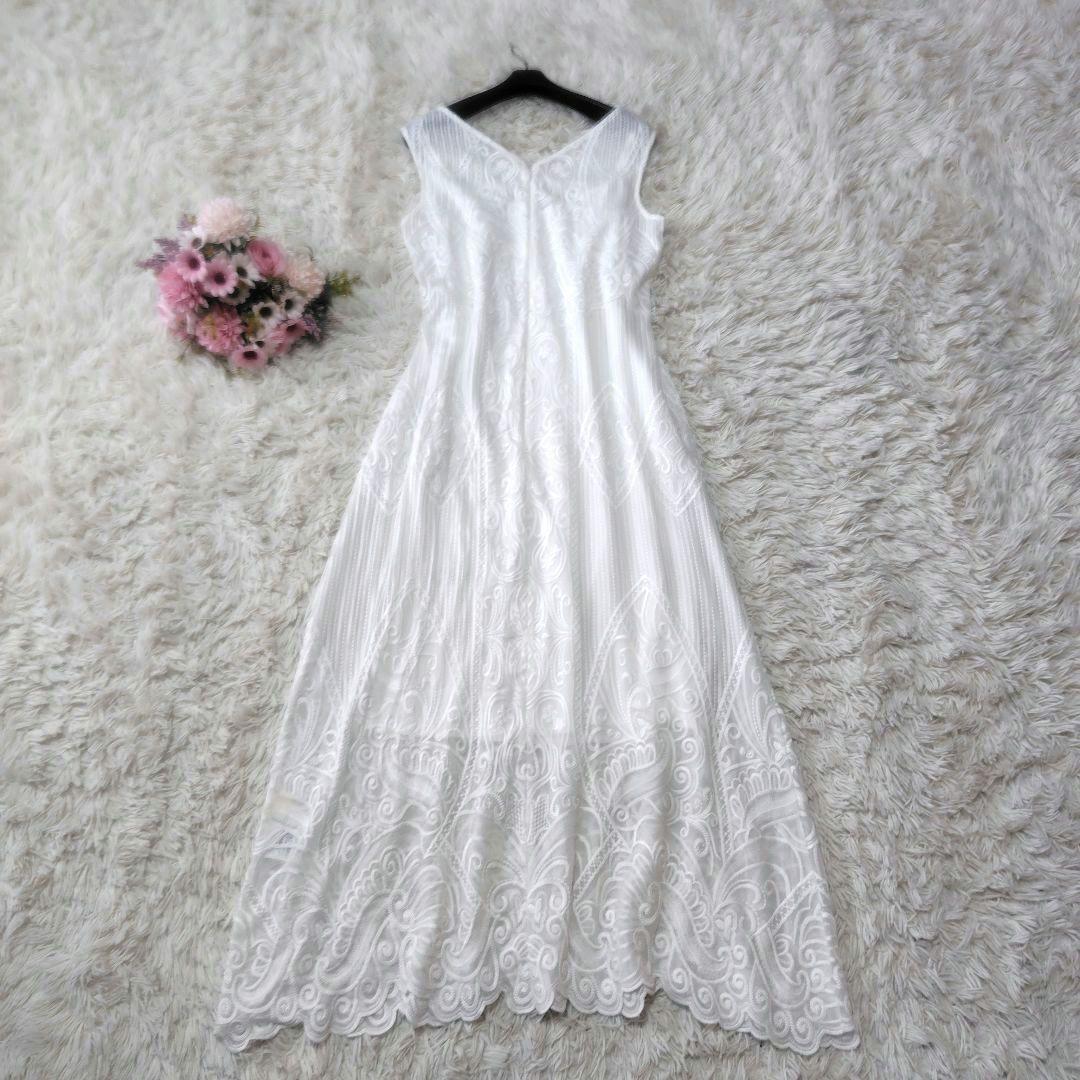 【極美品♡近年モデル】グレースコンチネンタル　レース&刺繍ロングワンピース　白