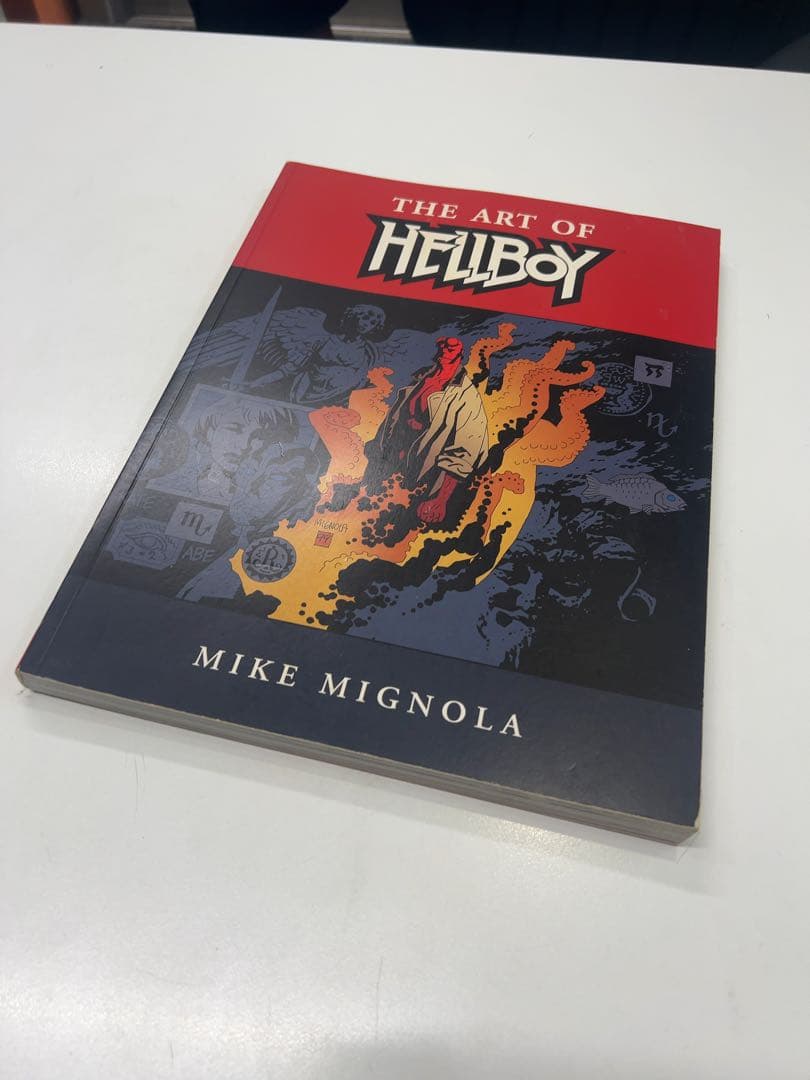 洋書 The Art of Hellboy - Mike Mignola