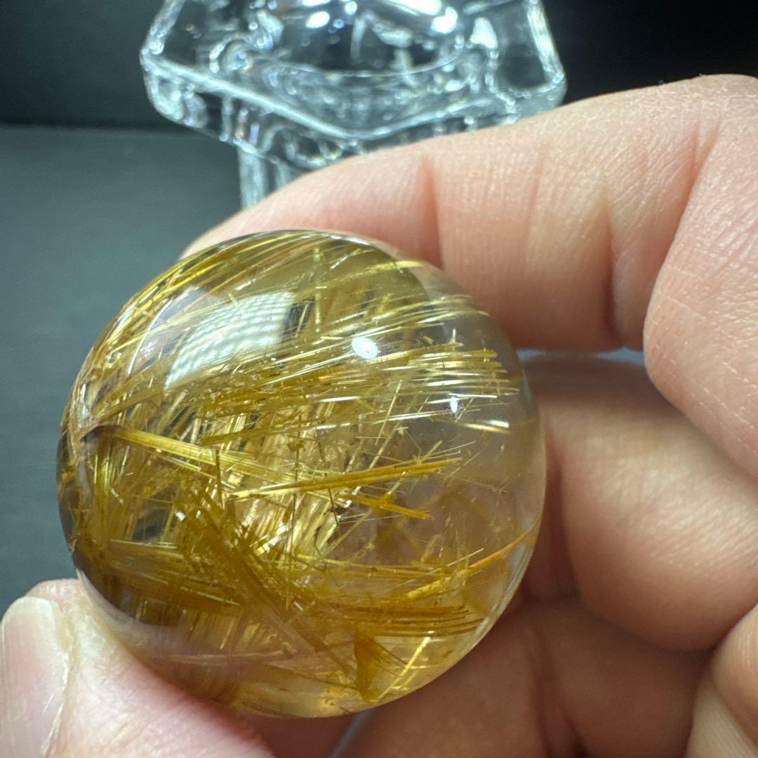 高透明 ルチルクォーツ スフィア 約32.9mm 金針密集 天然石 丸玉 台座付